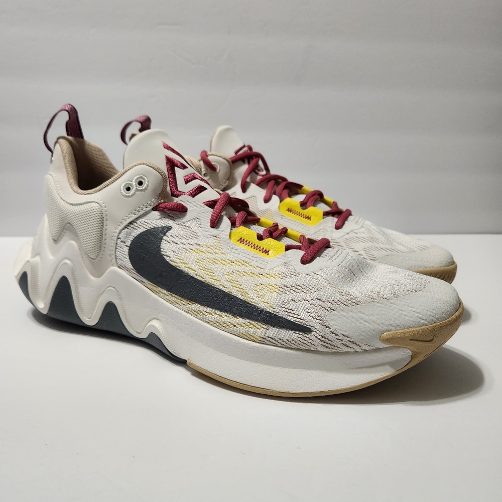 Nike Giannis Immortality 2 Basketball Shoes DM0825-100 Sz 11 NWB